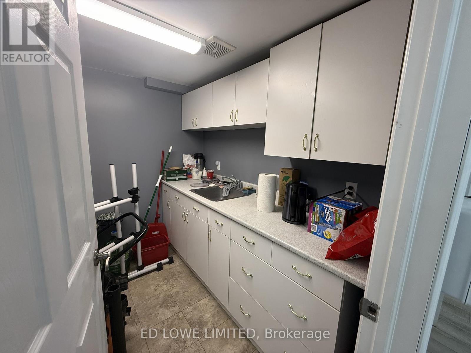 3 - 250 Innisfil Street, Barrie, Ontario  L4N 4K4 - Photo 5 - S13098440