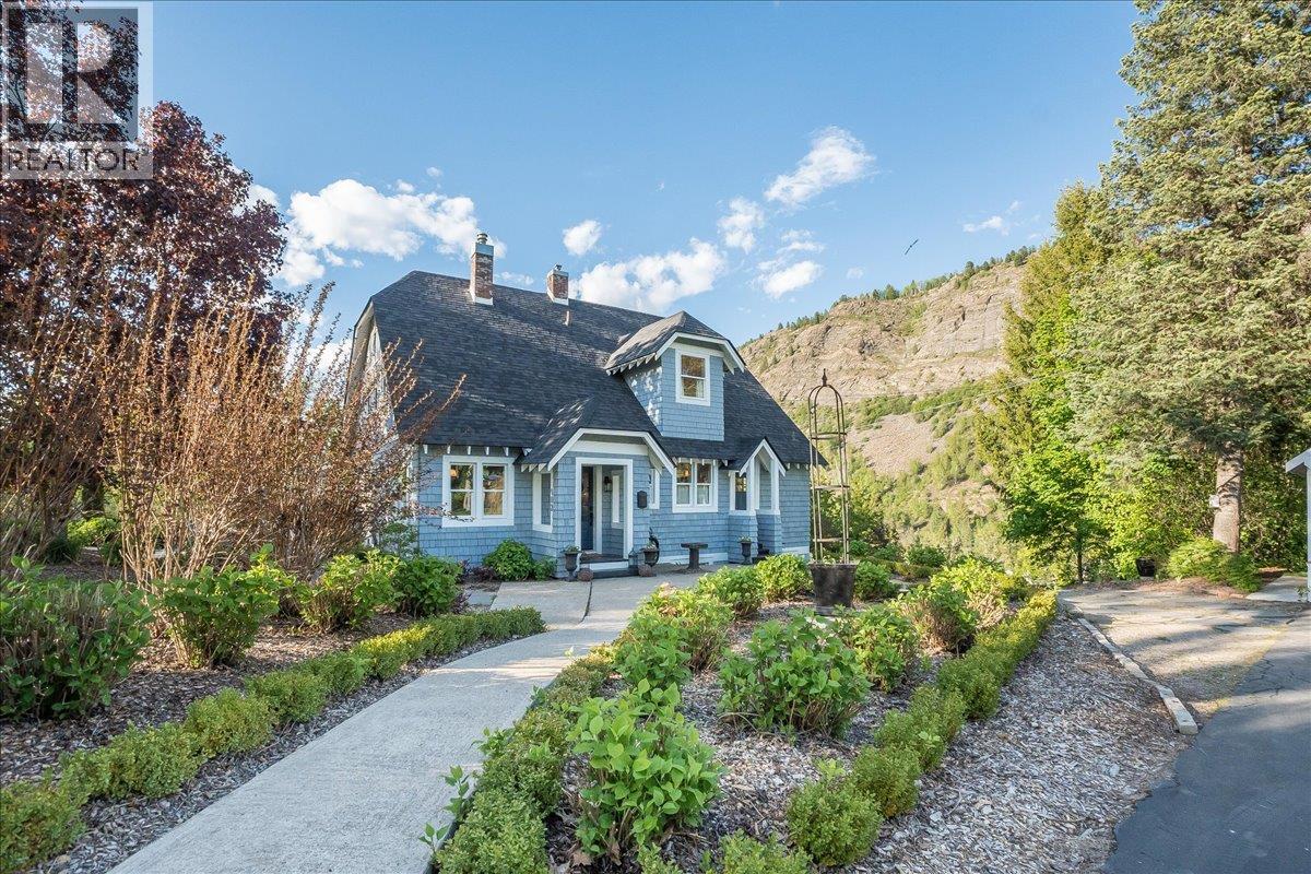 102 Ritchie Avenue, Trail, British Columbia
