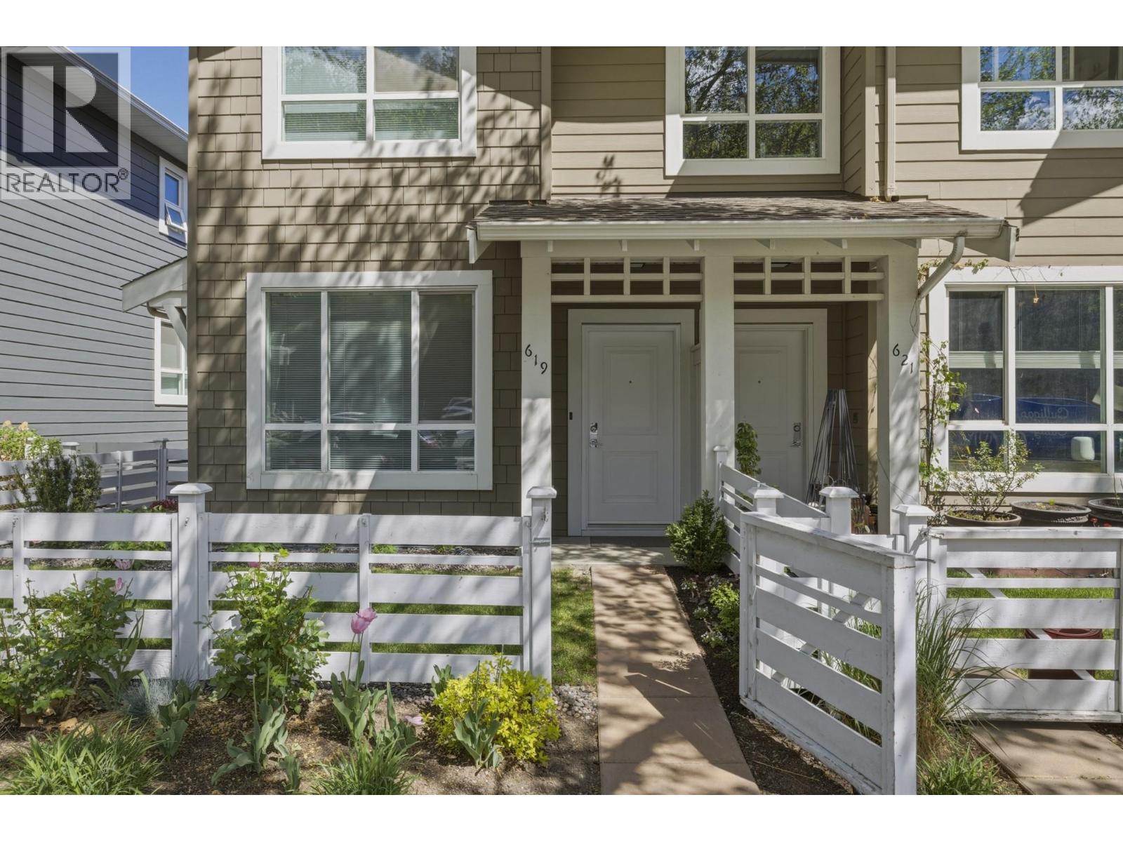 619 Boynton Place, Kelowna, British Columbia  V1V 3B5 - Photo 2 - 10386183