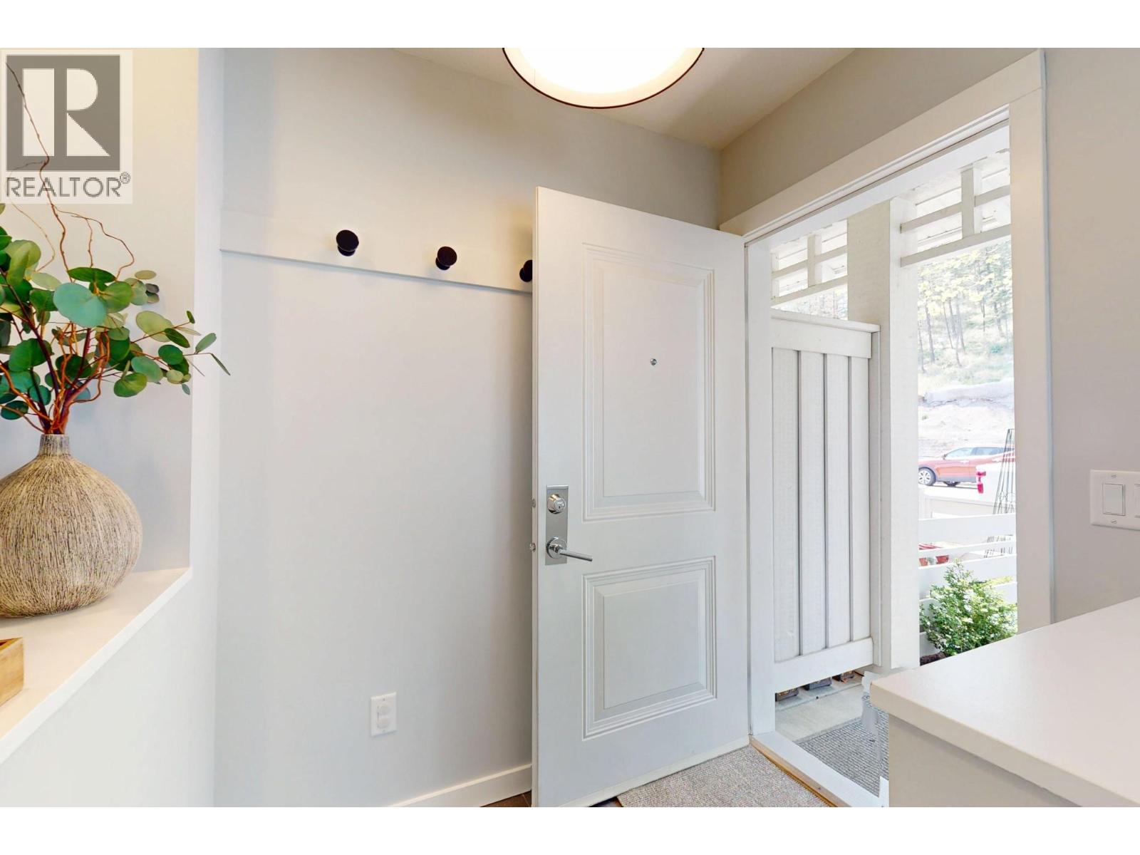 619 Boynton Place, Kelowna, British Columbia  V1V 3B5 - Photo 8 - 10386183