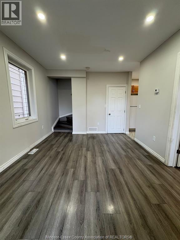 830 Parent, Windsor, Ontario  N9A 2E1 - Photo 2 - 26008328