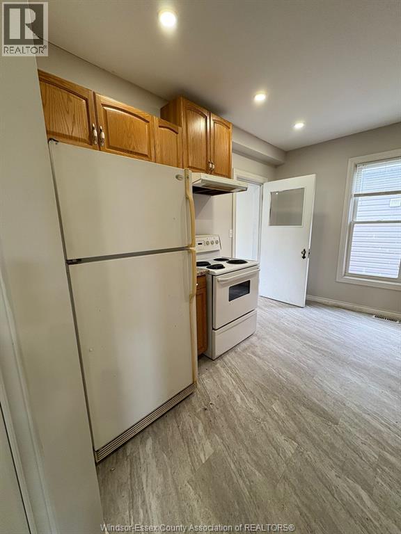 830 Parent, Windsor, Ontario  N9A 2E1 - Photo 5 - 26008328