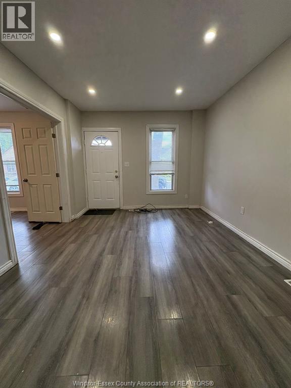 830 Parent, Windsor, Ontario  N9A 2E1 - Photo 3 - 26008328