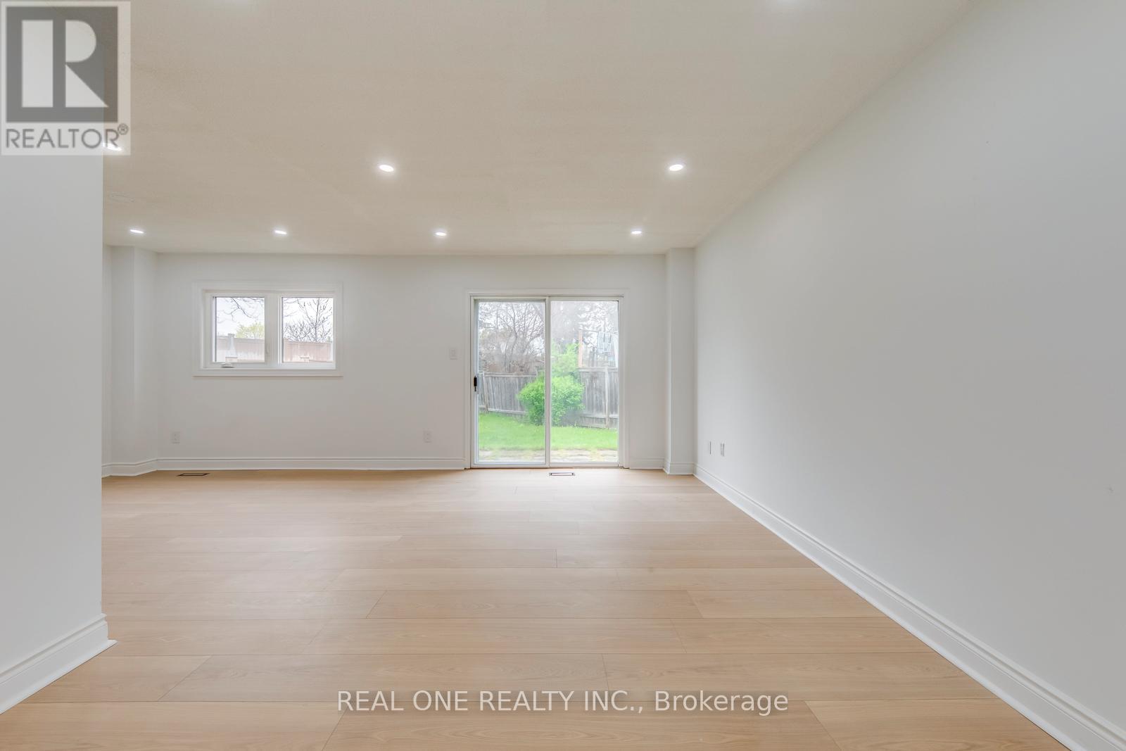 655 Paragon Place E, Mississauga, Ontario  L5B 2Z6 - Photo 10 - W13098322