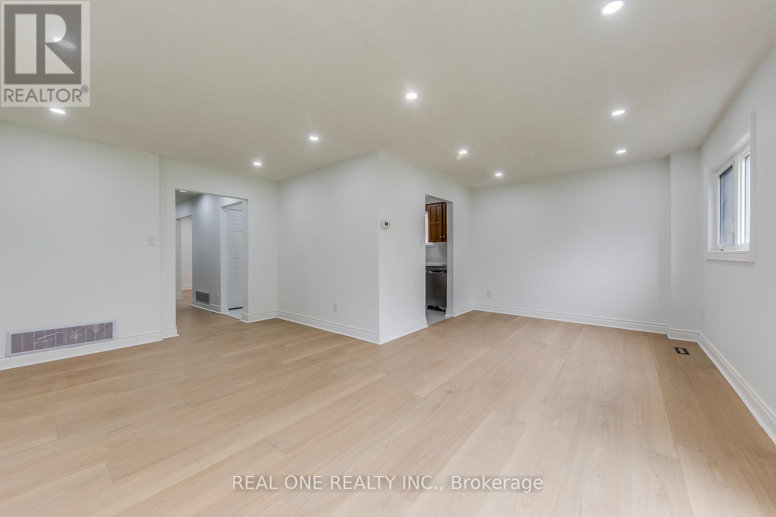 655 Paragon Place E, Mississauga, Ontario  L5B 2Z6 - Photo 11 - W13098322