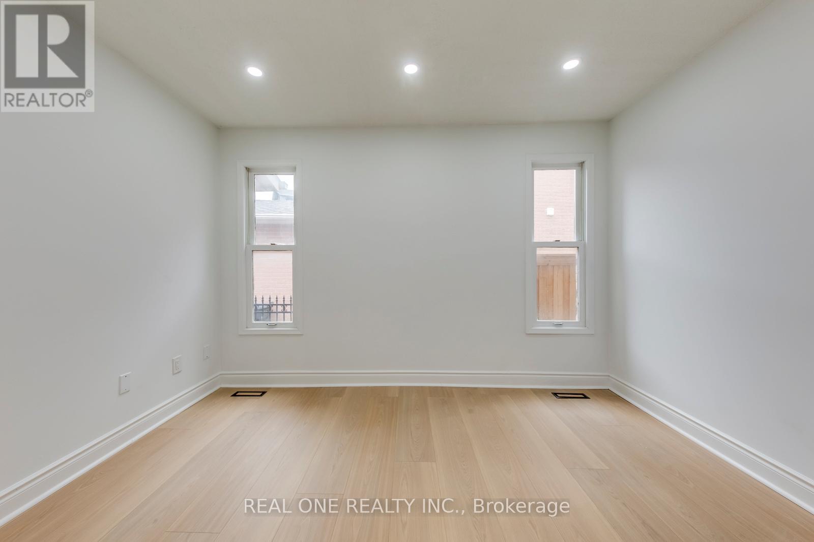 655 Paragon Place E, Mississauga, Ontario  L5B 2Z6 - Photo 5 - W13098322