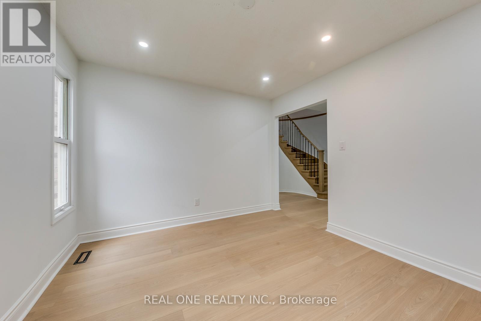 655 Paragon Place E, Mississauga, Ontario  L5B 2Z6 - Photo 7 - W13098322