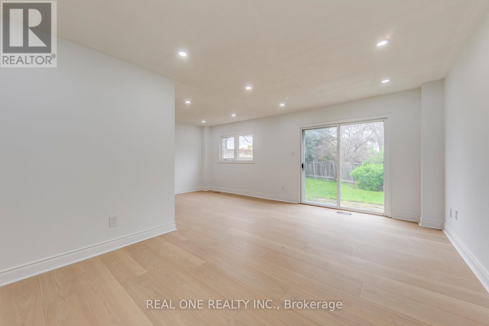 655 Paragon Place E, Mississauga, Ontario  L5B 2Z6 - Photo 9 - W13098322