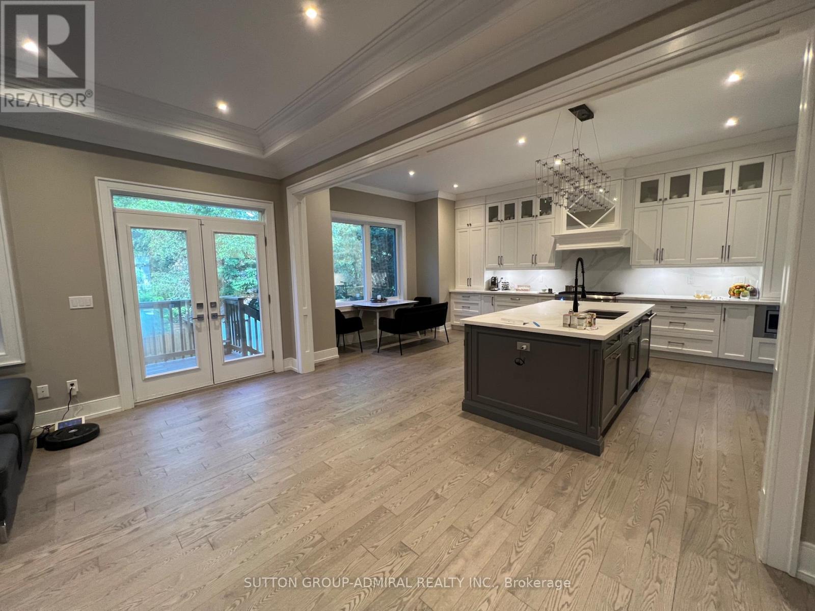 1060 Kipling Avenue, Toronto, Ontario  M9B 3L9 - Photo 9 - W13098384