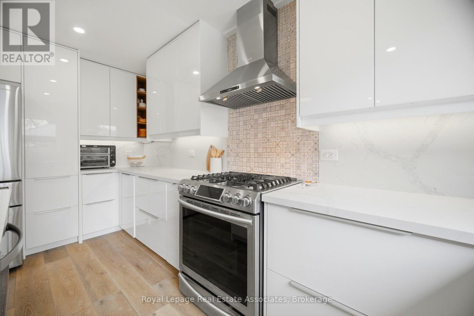 225 Barber Drive, Halton Hills, Ontario  L7G 5K5 - Photo 12 - W13098472