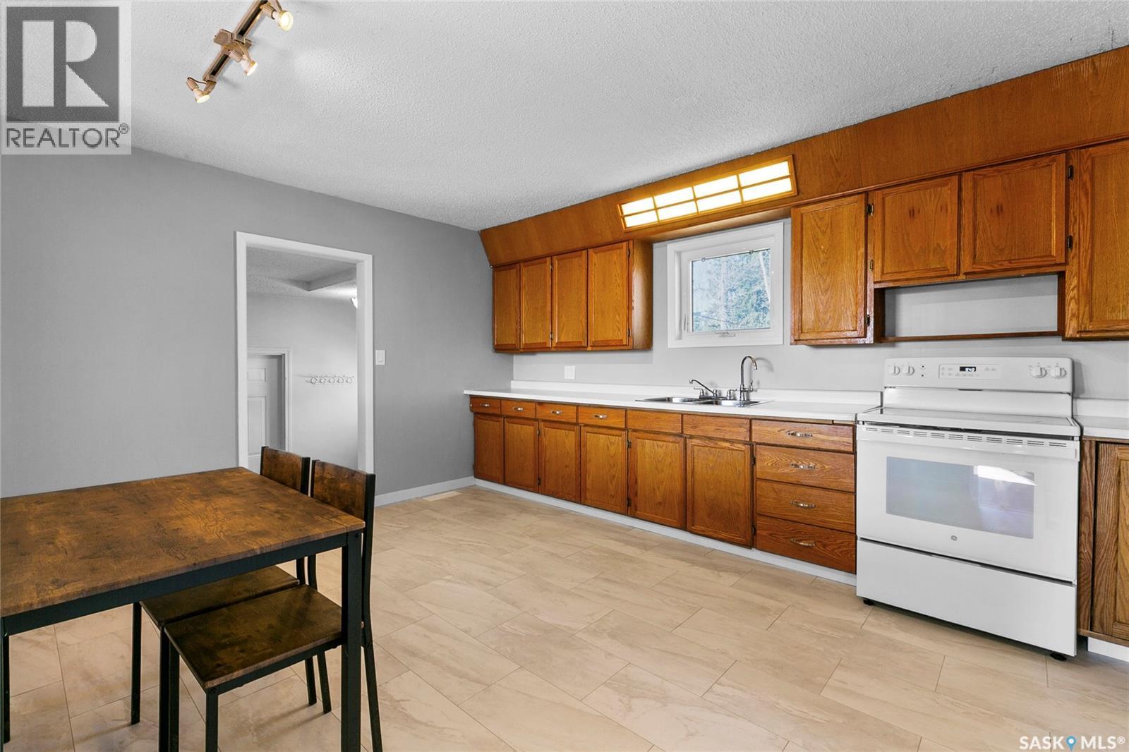 128 Pearson Street, Earl Grey, Saskatchewan  S0G 1J0 - Photo 5 - SK035261