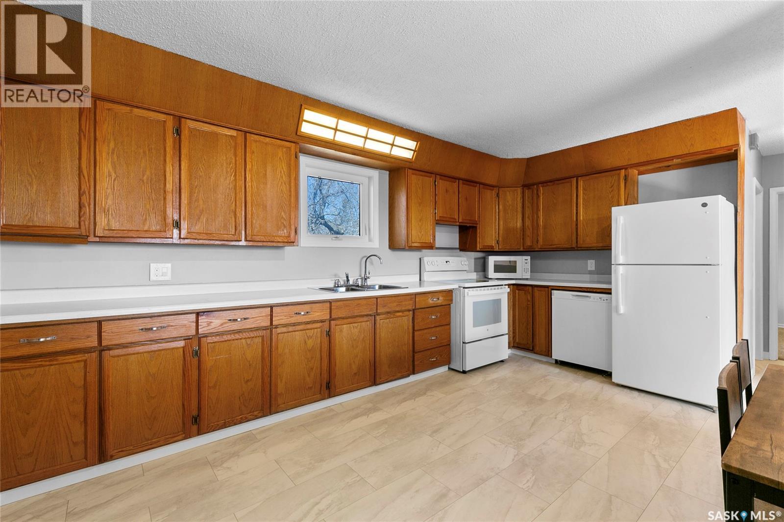 128 Pearson Street, Earl Grey, Saskatchewan  S0G 1J0 - Photo 2 - SK035261