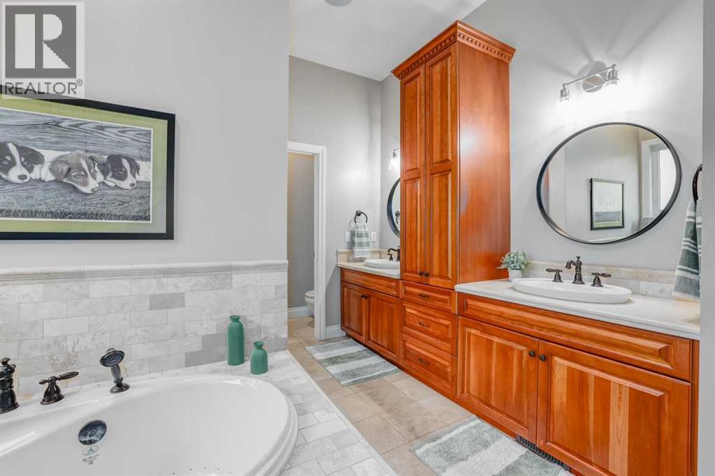 462 Crystal Green Manor, Okotoks, Alberta  T1S 0A3 - Photo 19 - A2304266