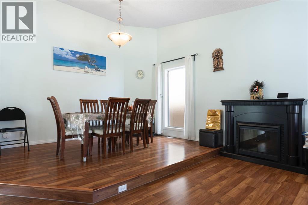 8 Hawkfield Crescent Nw, Calgary, Alberta  T3G 1Z5 - Photo 6 - A2304656