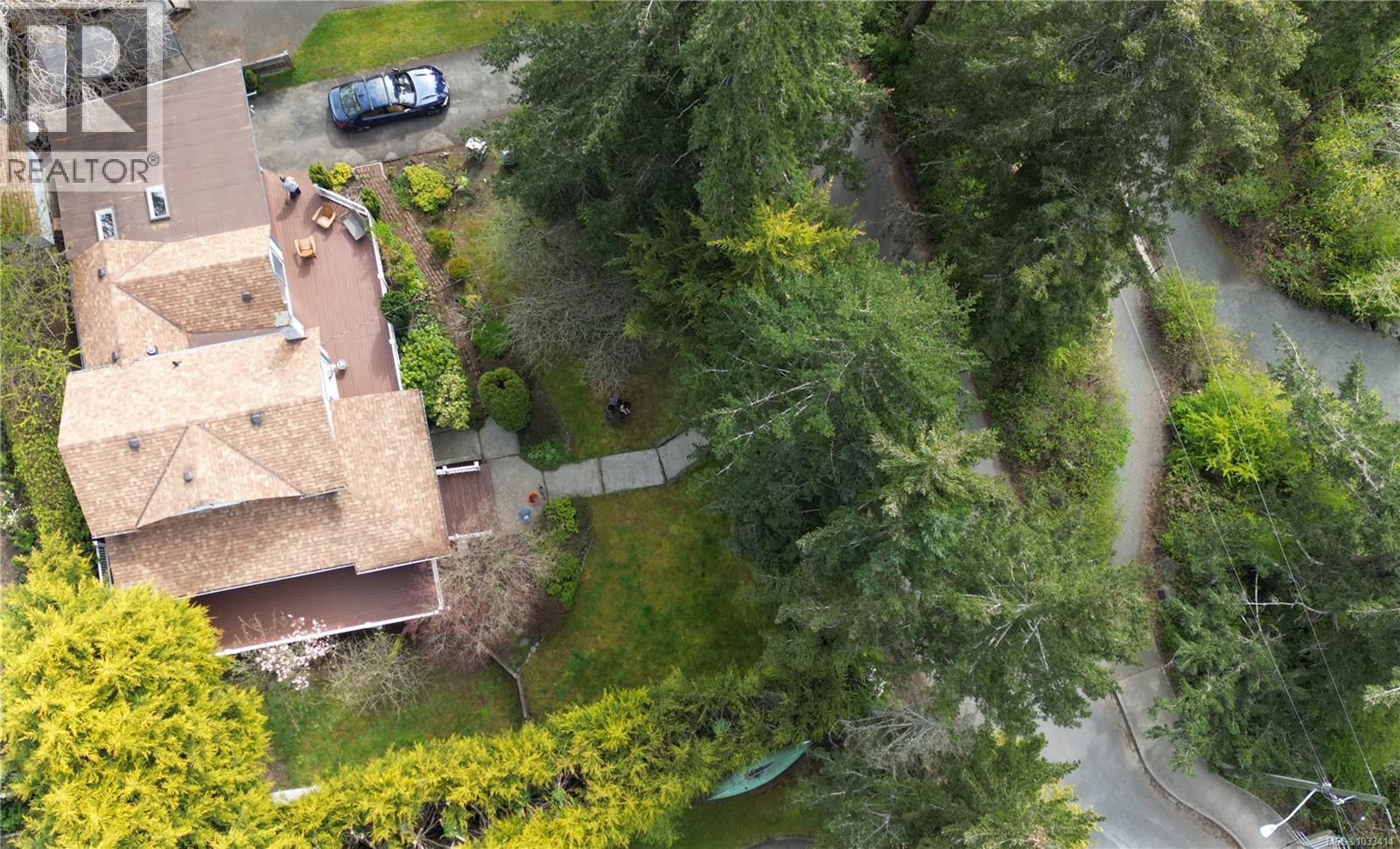 706 Lindsay St, Saanich, British Columbia  V8Z 3E1 - Photo 45 - 1033414