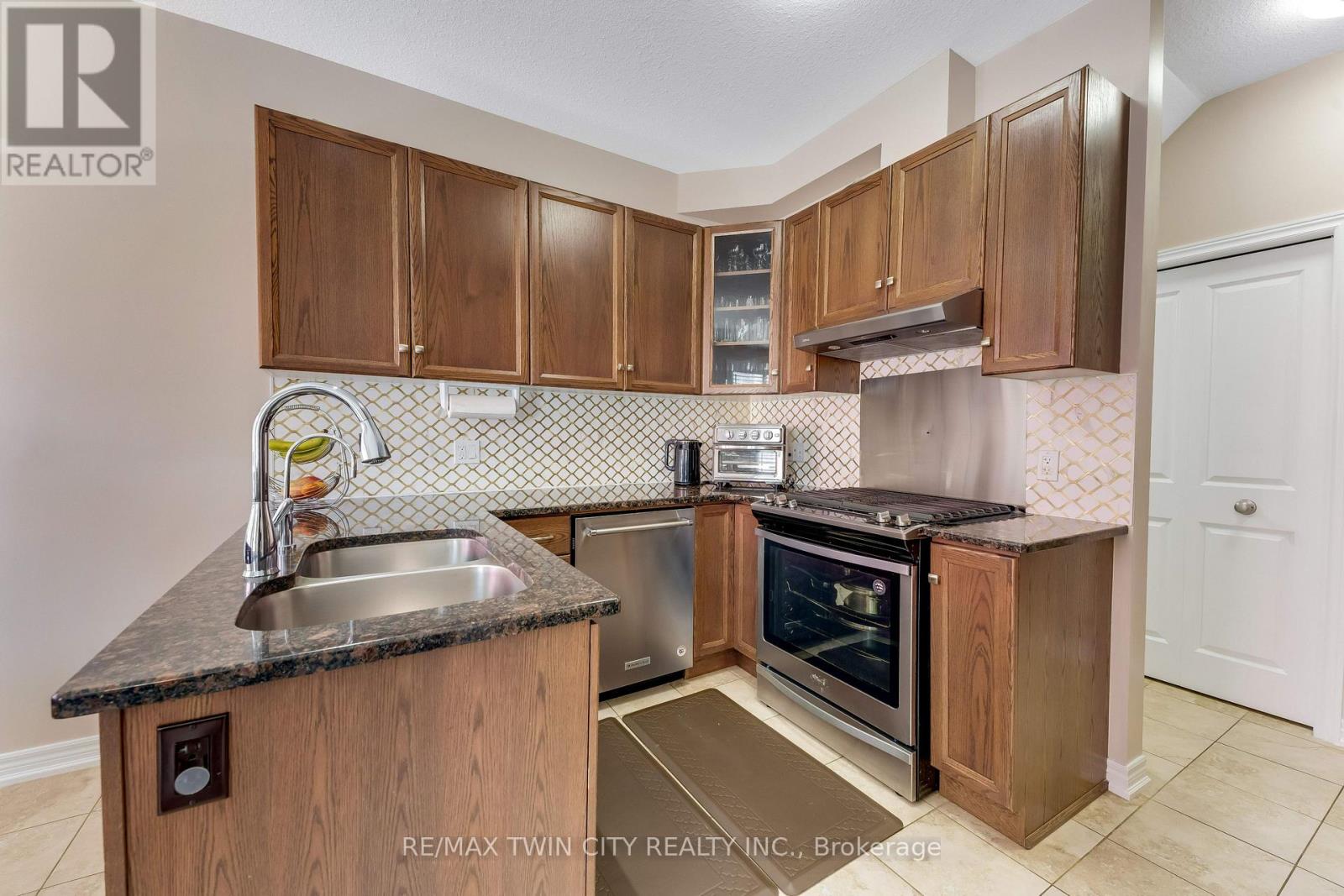 10 Sandybay Avenue, Kitchener, Ontario  N2A 0H7 - Photo 11 - X13098326