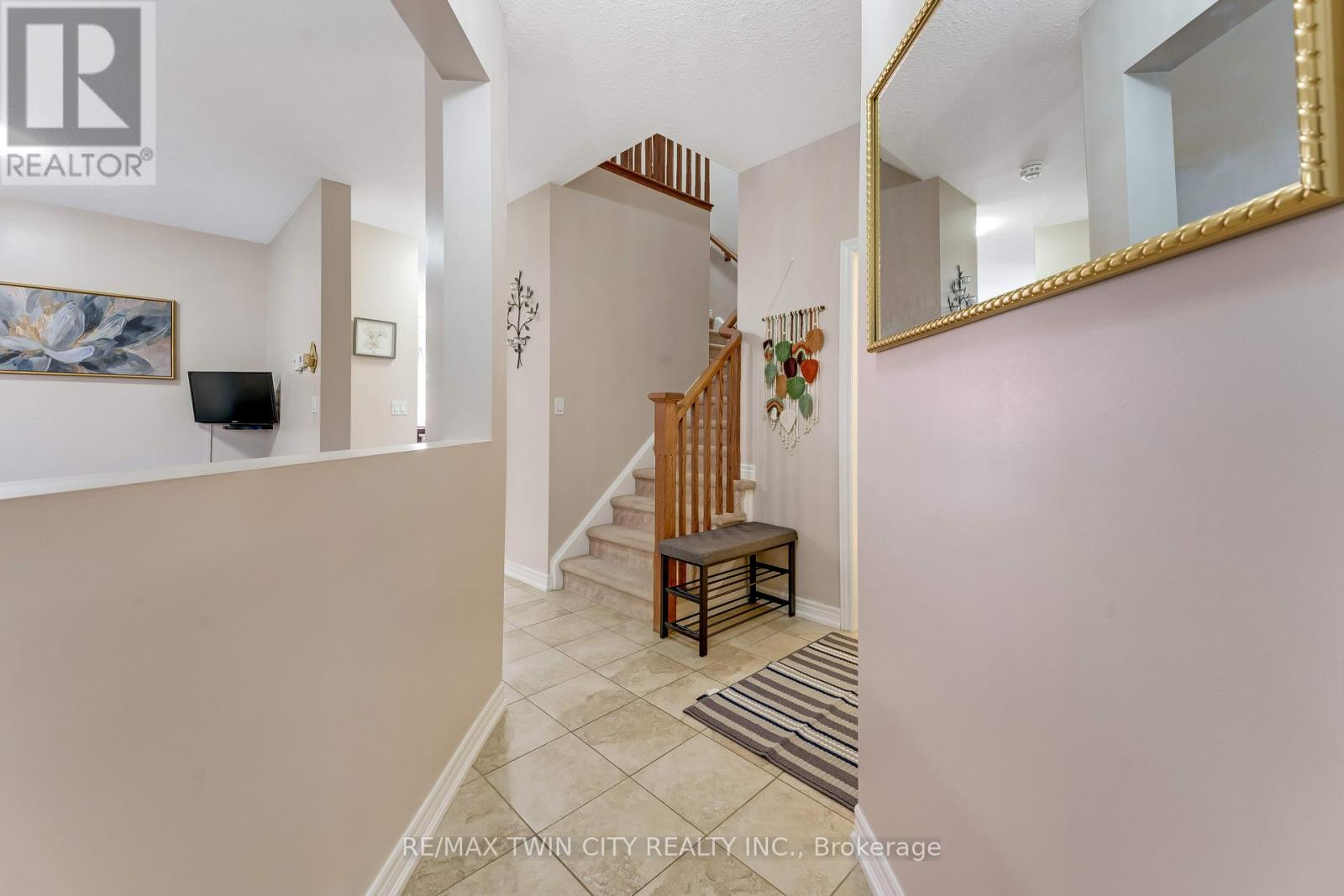 10 Sandybay Avenue, Kitchener, Ontario  N2A 0H7 - Photo 4 - X13098326