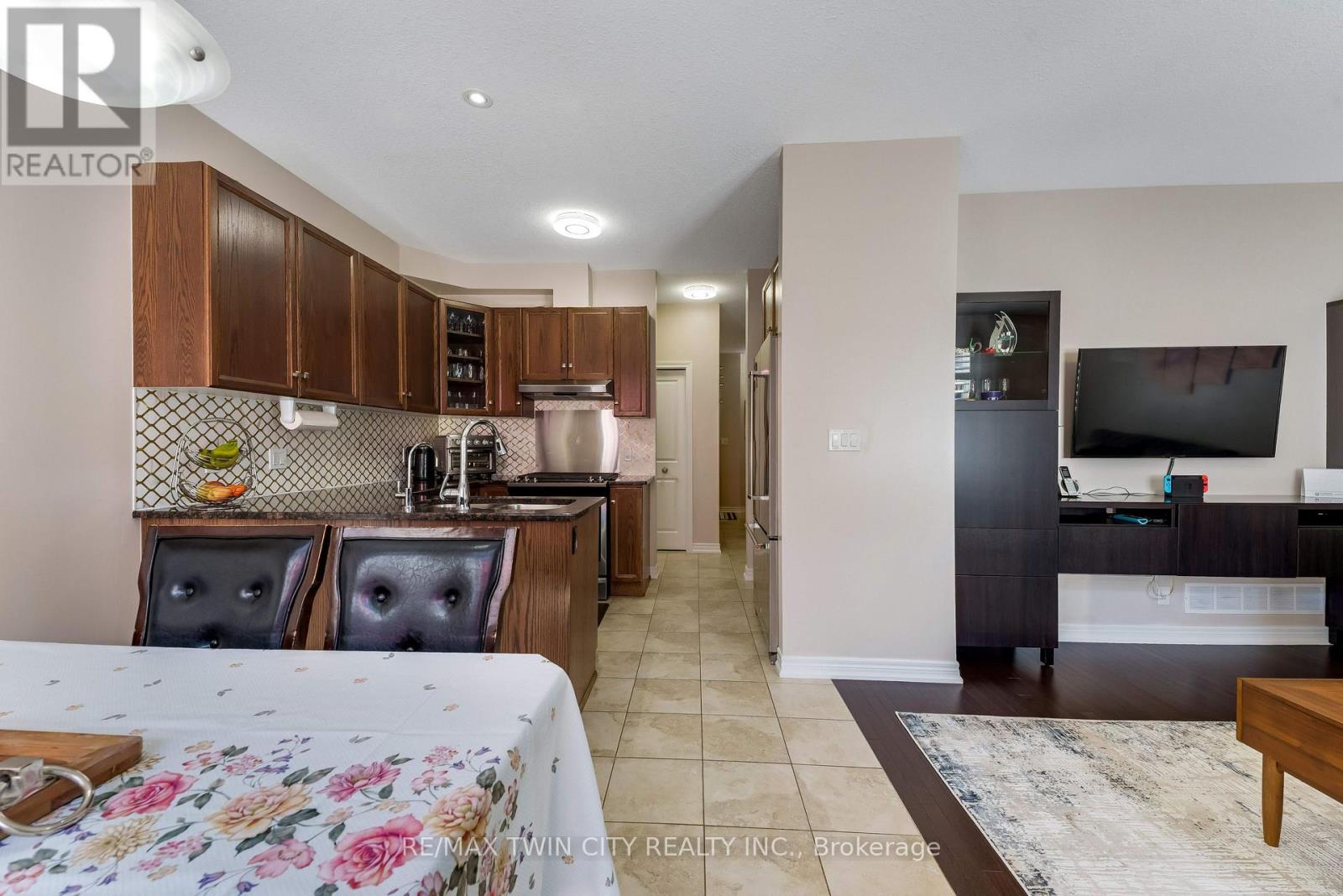 10 Sandybay Avenue, Kitchener, Ontario  N2A 0H7 - Photo 7 - X13098326