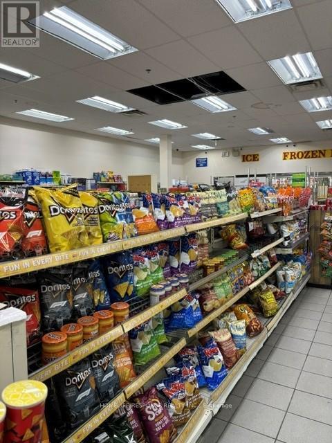 210 Mohawk Road E, Hamilton, Ontario  L9A 2H6 - Photo 3 - X13098408