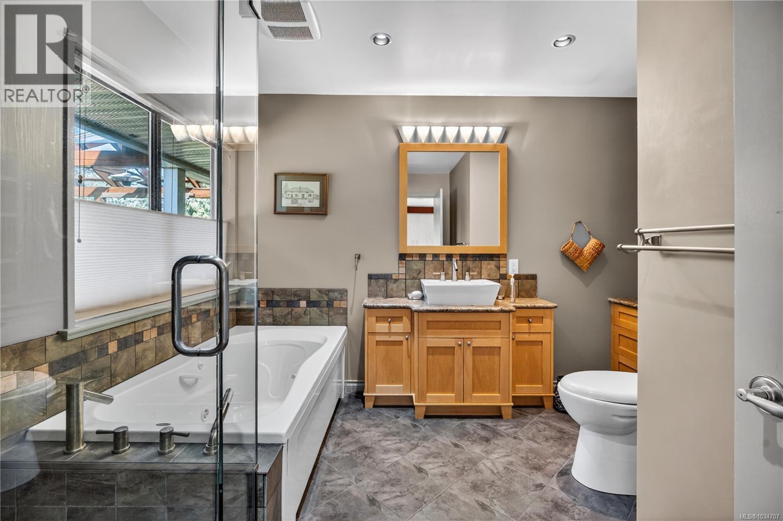6454 Oldfield Rd, Central Saanich, British Columbia  V8M 1X8 - Photo 41 - 1034707