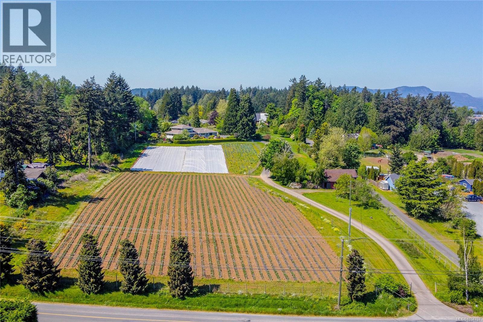 6454 Oldfield Rd, Central Saanich, British Columbia  V8M 1X8 - Photo 2 - 1034707