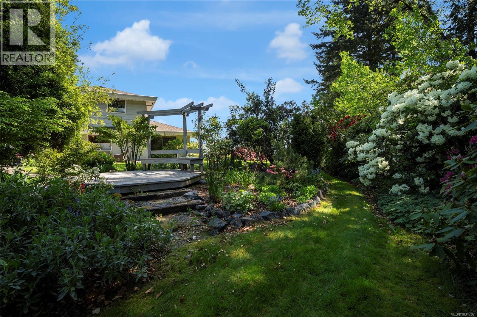 6454 Oldfield Rd, Central Saanich, British Columbia  V8M 1X8 - Photo 51 - 1034707