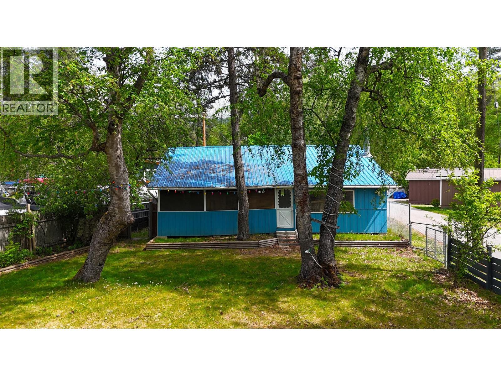 189 Alpine Road, Christina Lake, British Columbia  V0H 1E1 - Photo 1 - 10386446