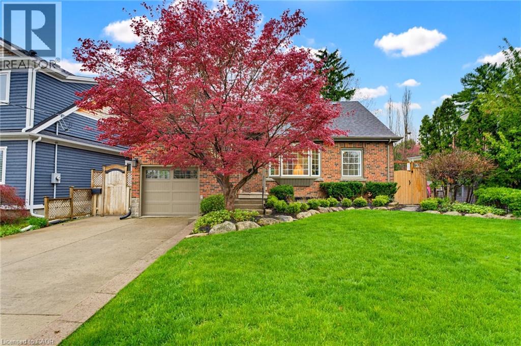 586 WOODLAND Avenue, Burlington, Ontario