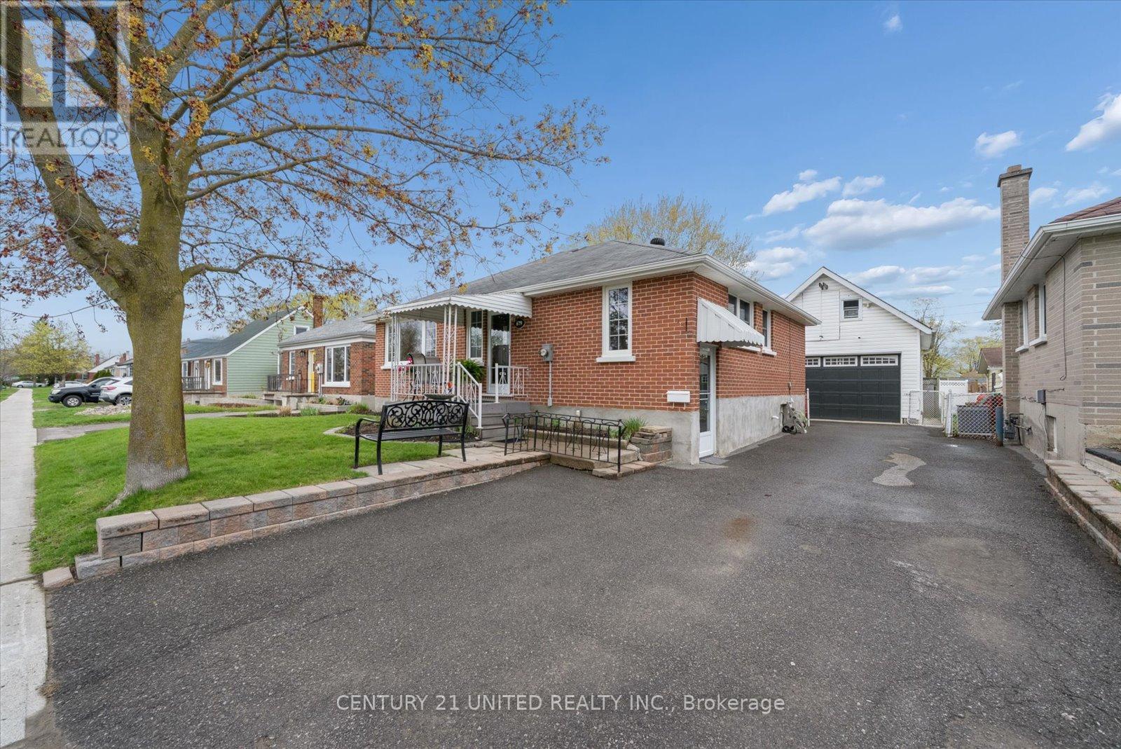 679 Bellaire Street, Peterborough, Ontario  K9J 3Y5 - Photo 4 - X13098498