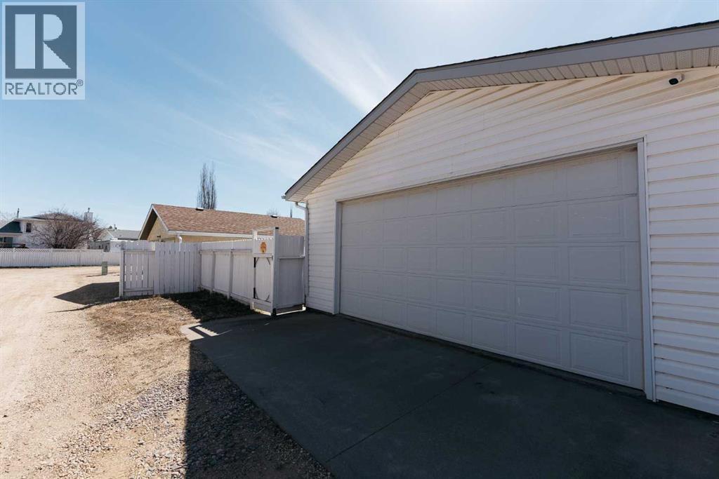 18 Dunlop Street, Red Deer, Alberta  T4R 2G6 - Photo 6 - A2308772