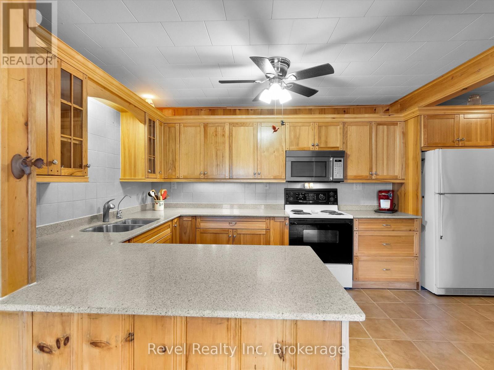 1022 Bird Lake Crescent, Bracebridge (Oakley), Ontario  P1L 1X1 - Photo 9 - X13098628