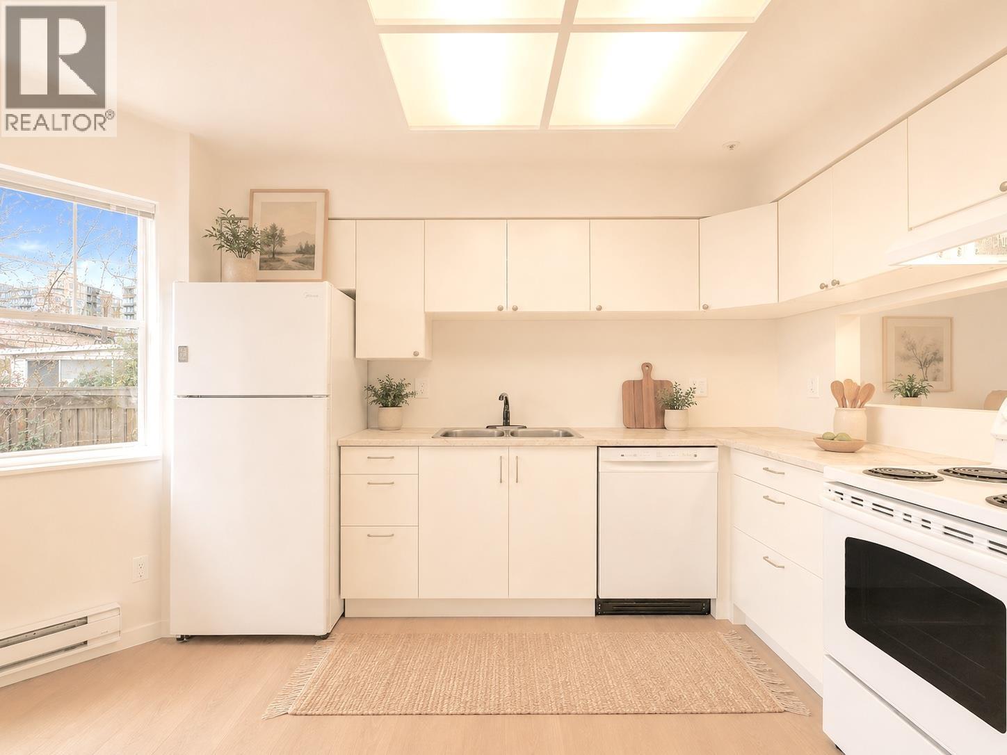3305 Clive Avenue, Vancouver, British Columbia  V5R 4V4 - Photo 8 - R3120883