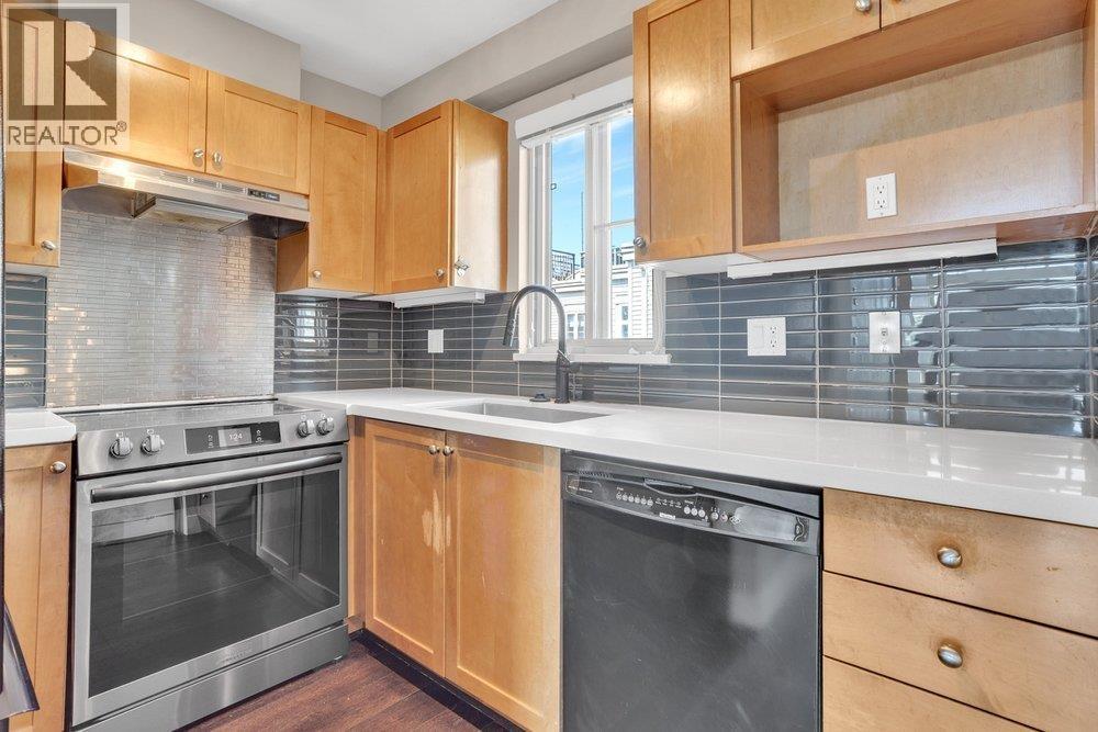 26 2375 W Broadway, Vancouver, British Columbia  V6K 2E6 - Photo 2 - R3120579