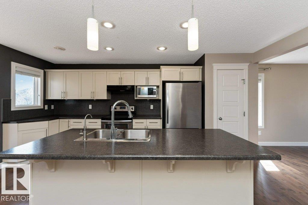 2146 Trumpeter Wy Nw, Edmonton, Alberta  T5S 0G4 - Photo 11 - E4486354