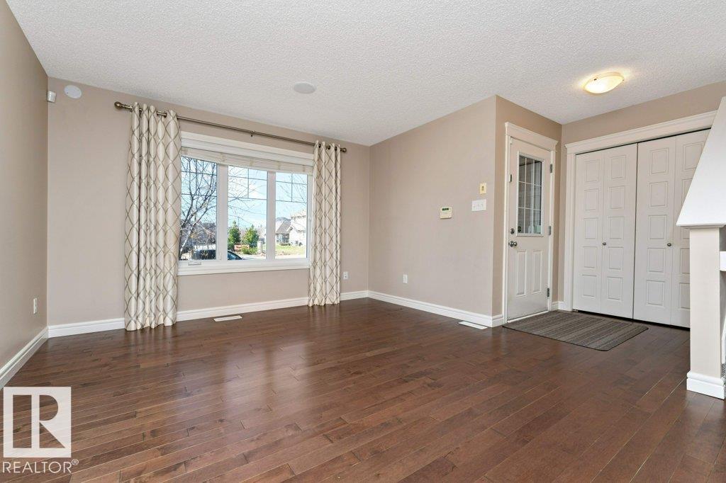 2146 Trumpeter Wy Nw, Edmonton, Alberta  T5S 0G4 - Photo 4 - E4486354