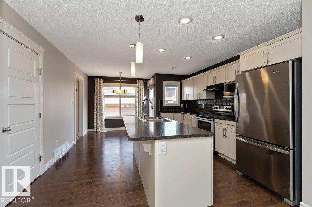 2146 Trumpeter Wy Nw, Edmonton, Alberta  T5S 0G4 - Photo 9 - E4486354