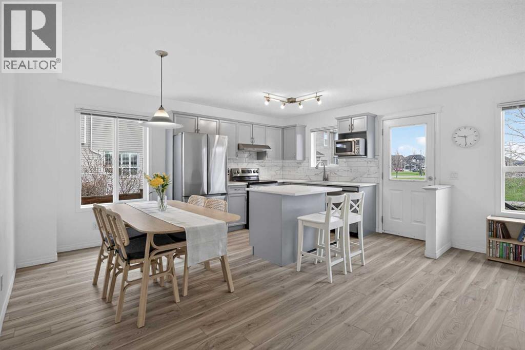 8050 Cougar Ridge Avenue SW, Calgary, Alberta  T3H 5S5 - Photo 5 - A2307954