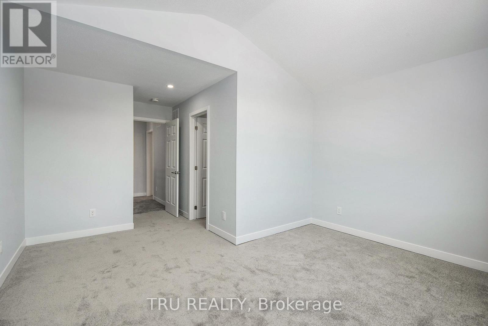813 Crossgate Street, Ottawa, Ontario  K2J 7E3 - Photo 14 - X13098670