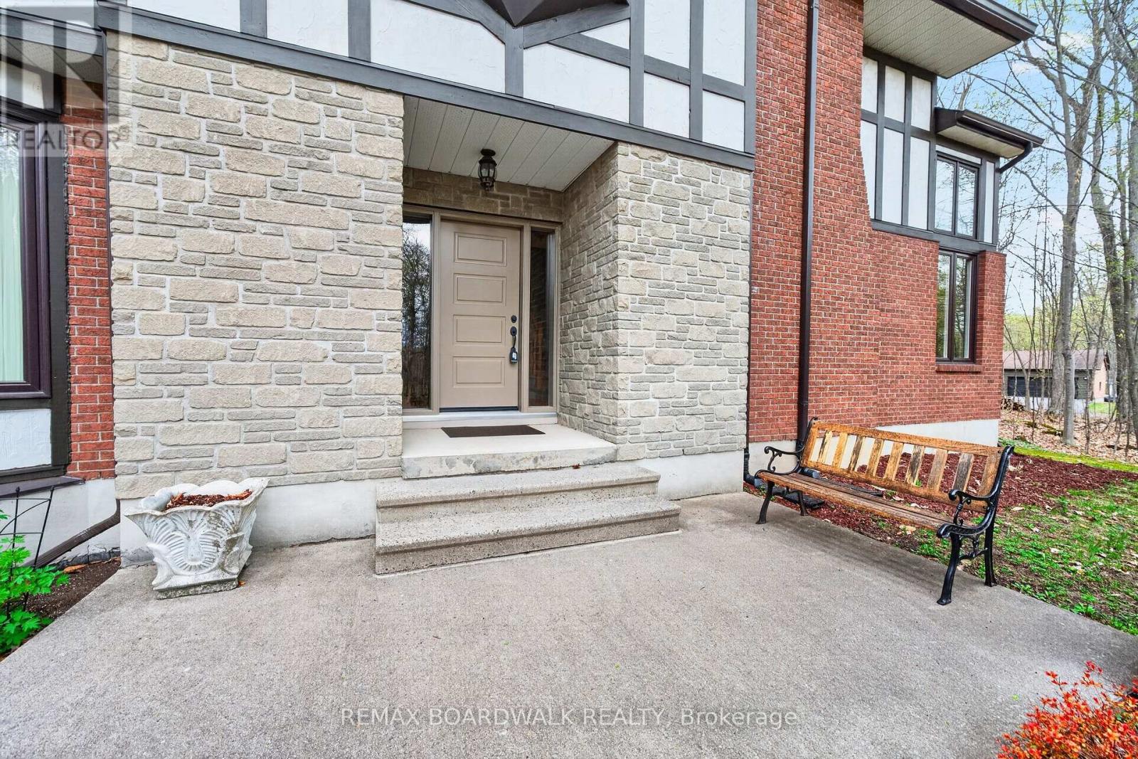 127 Margaret Anne Drive, Ottawa, Ontario  K0A 1L0 - Photo 3 - X13098678