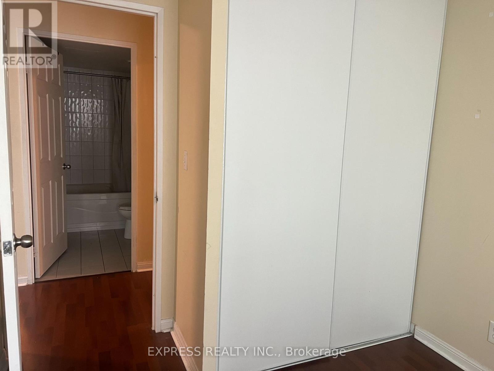1110 - 18 Lee Centre Drive, Toronto, Ontario  M1H 3H5 - Photo 9 - E13000724