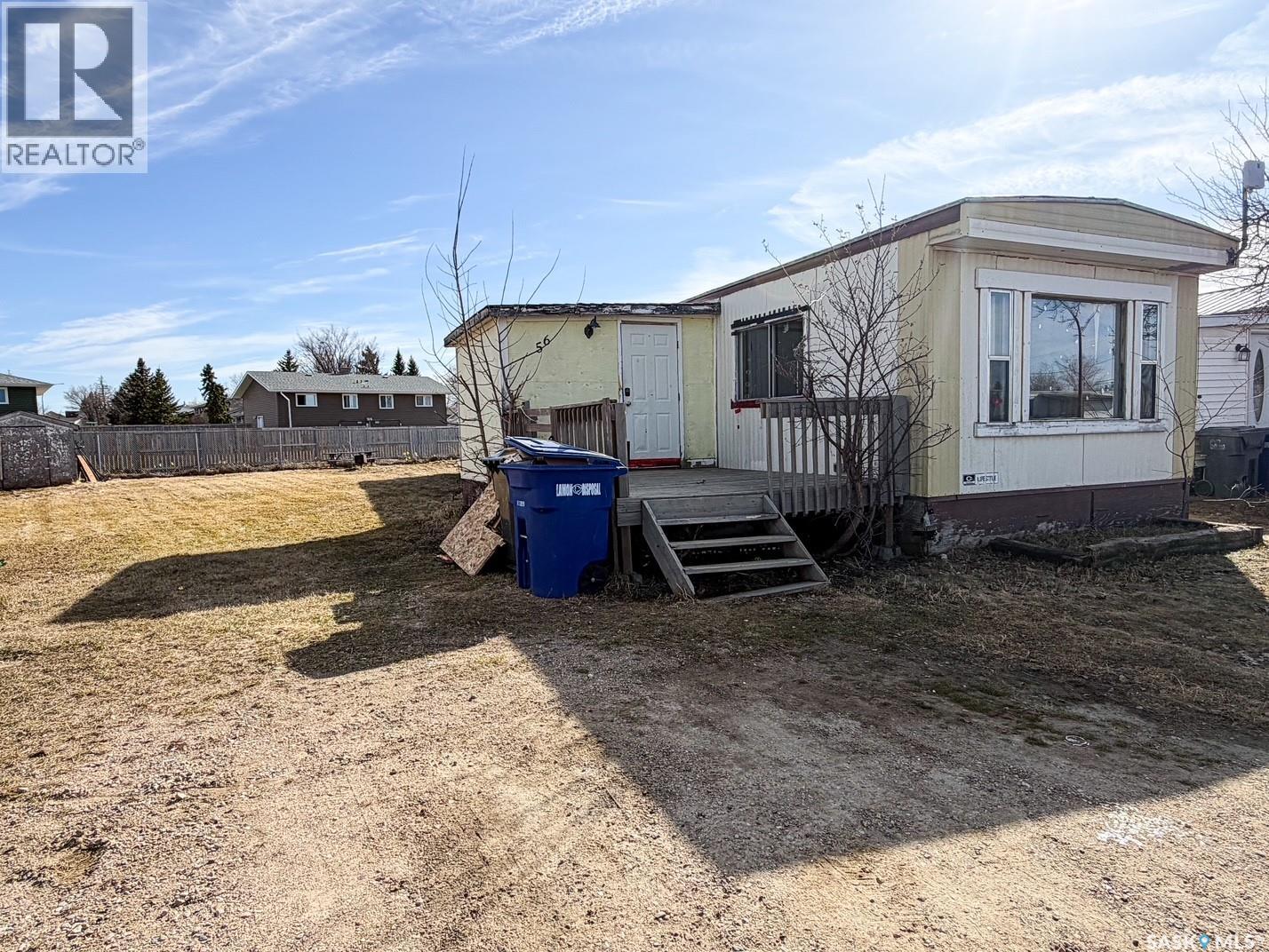 56 Clark Crescent, Meadow Lake, Saskatchewan  S9X 1C3 - Photo 2 - SK035313