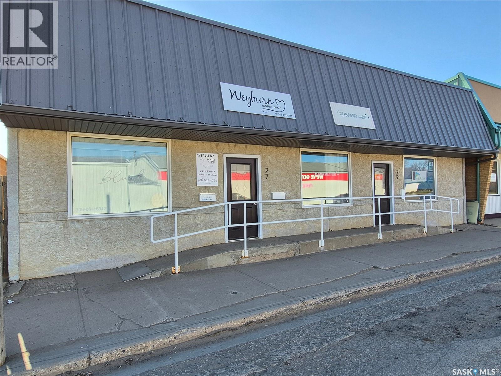27-29 5th Street, Weyburn, Saskatchewan  S4H 0Y9 - Photo 2 - SK035288