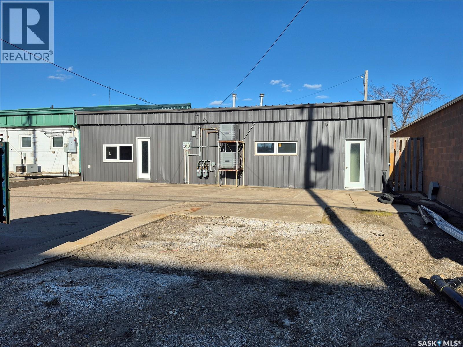 27-29 5th Street, Weyburn, Saskatchewan  S4H 0Y9 - Photo 4 - SK035288