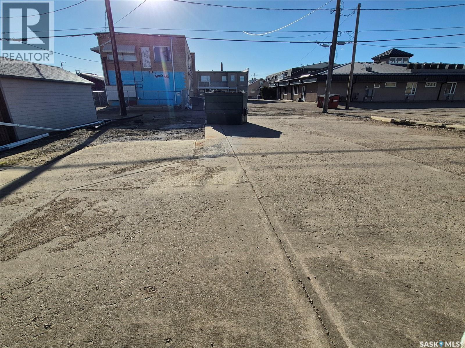 27-29 5th Street, Weyburn, Saskatchewan  S4H 0Y9 - Photo 5 - SK035288