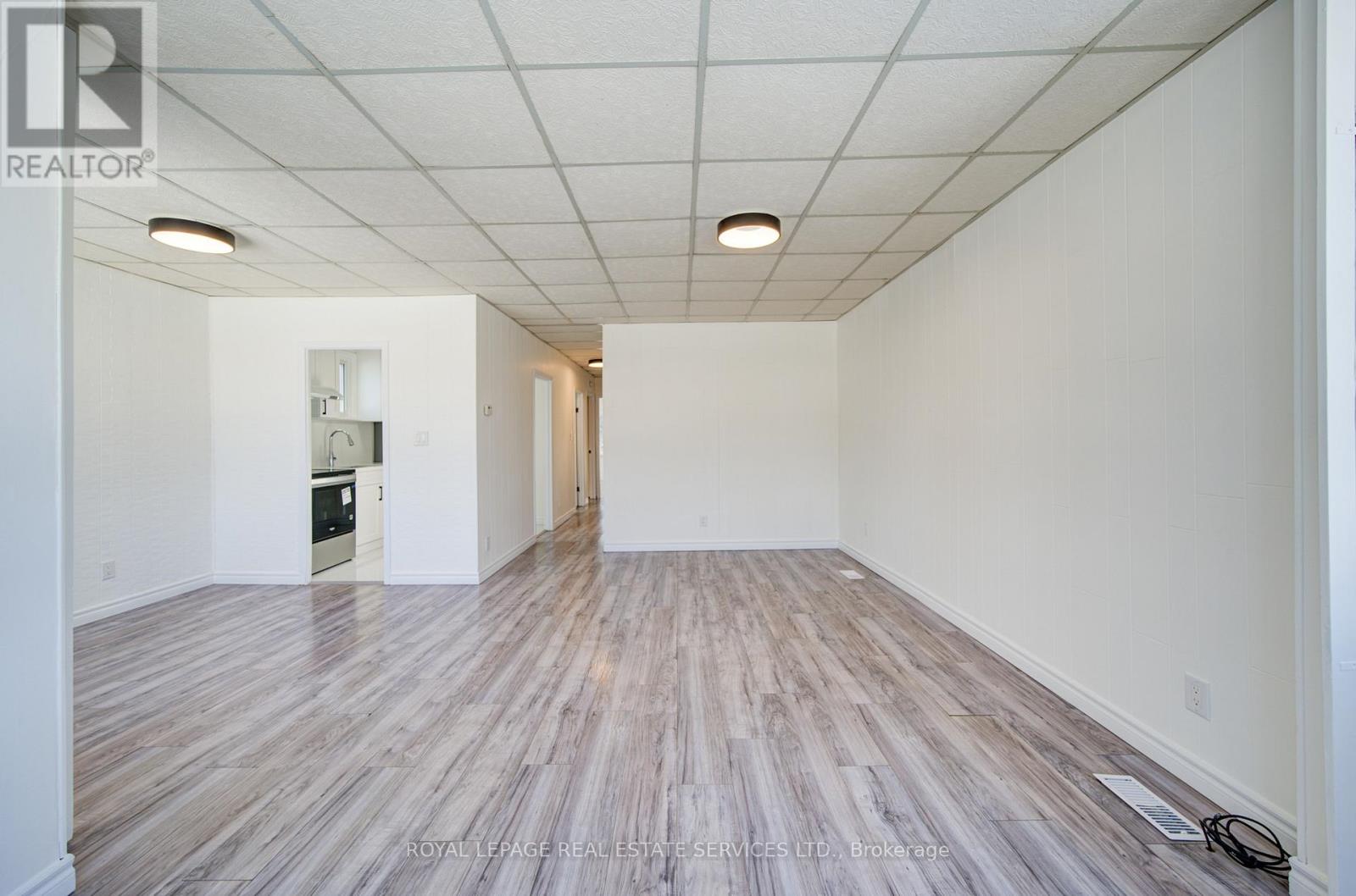 1054 East Avenue, Mississauga, Ontario  L5E 1W9 - Photo 4 - W13092082