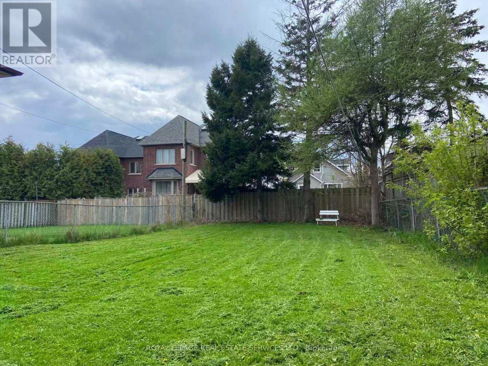 1054 East Avenue, Mississauga, Ontario  L5E 1W9 - Photo 26 - W13092082