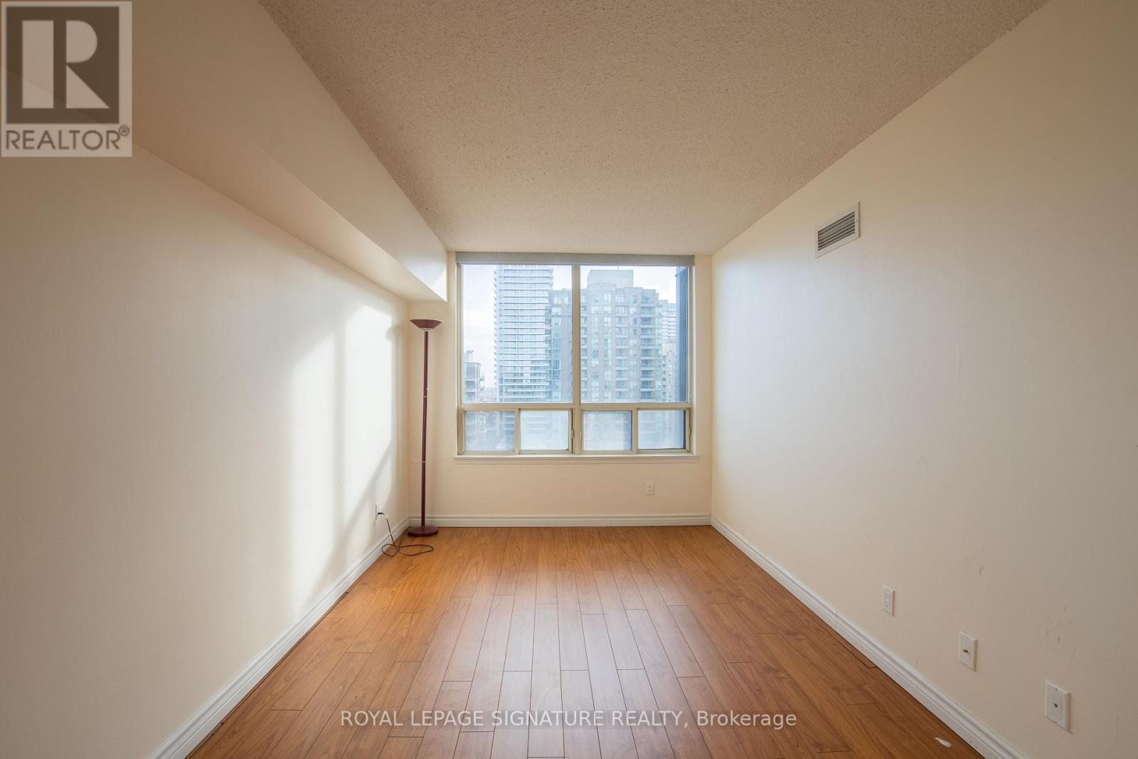 1604 - 7 Bishop Avenue, Toronto (Newtonbrook East), Ontario  M2M 4J4 - Photo 22 - C13098624