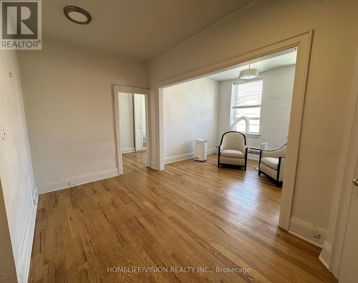 Apt #1 - 555 Danforth Avenue, Toronto, Ontario  M4K 1P7 - Photo 2 - E13098502