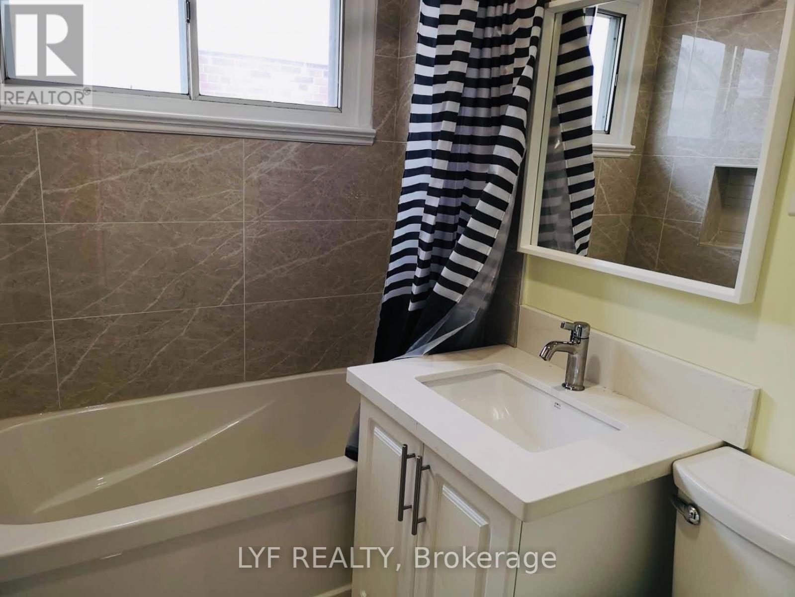 Rm A - 22 Ivordale Crescent, Toronto, Ontario  M1R 2W6 - Photo 10 - E13098700