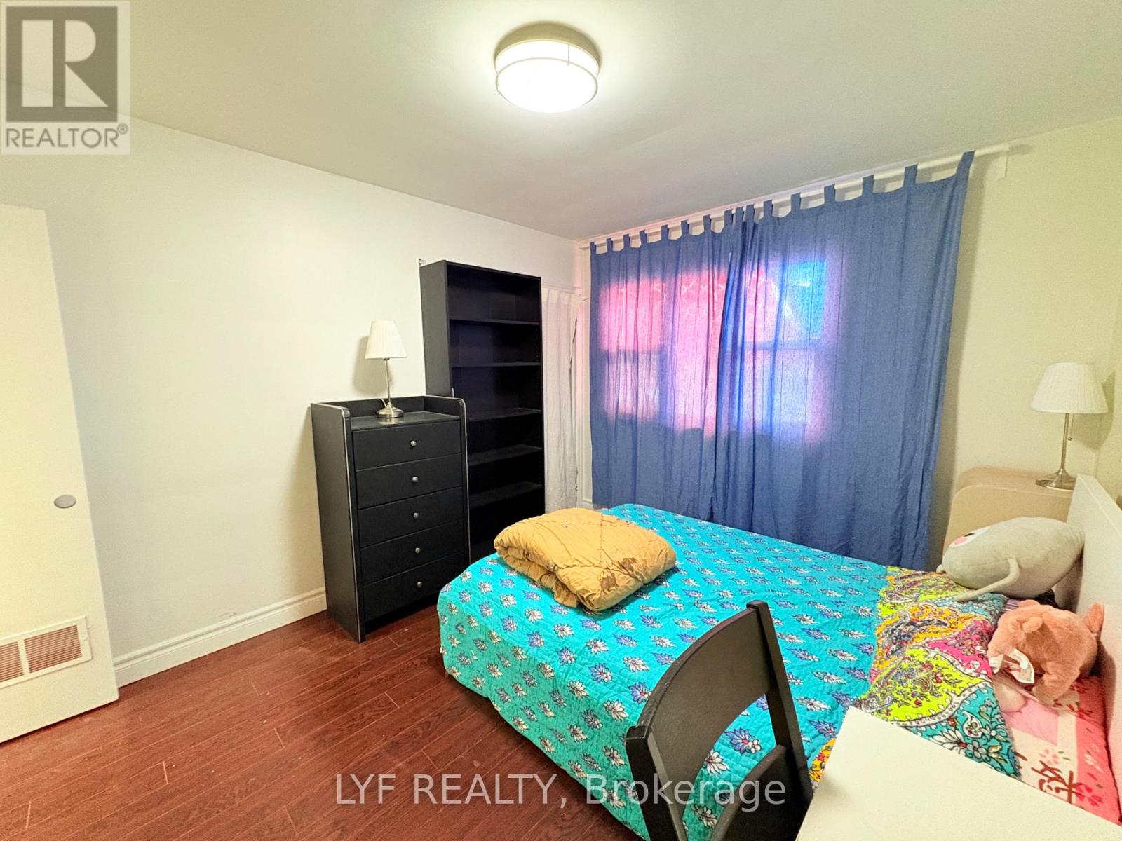 Rm A - 22 Ivordale Crescent, Toronto, Ontario  M1R 2W6 - Photo 13 - E13098700